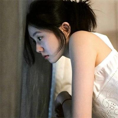 八重子的低音海报